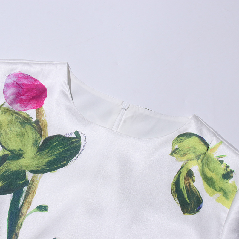 Floral Print Dress, Figure-flattering Round-neck