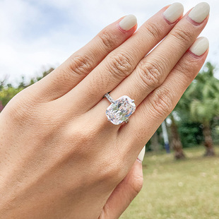 14k Gold Moissanite Ring