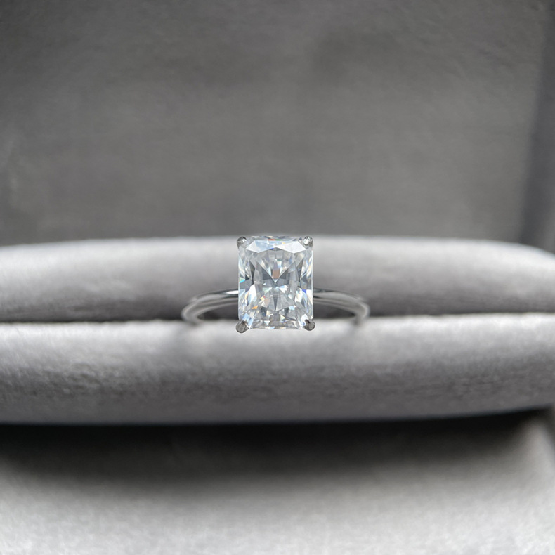 Moissanite Diamond Ring