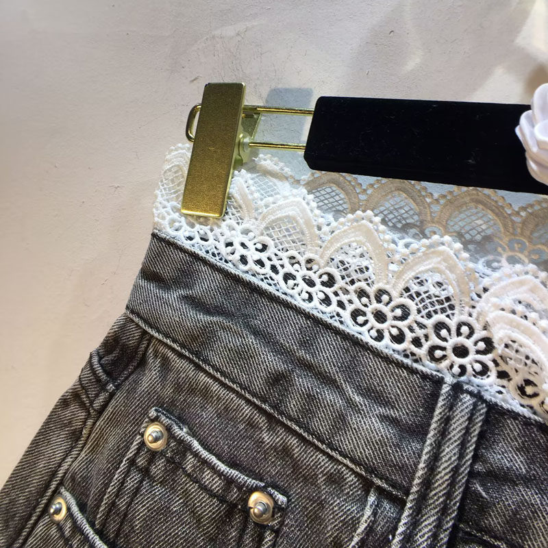 High-waisted Slimming Raw-edge Denim Shorts For Women