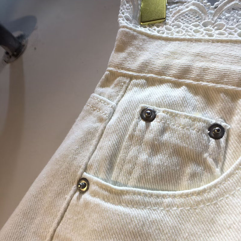 High-waisted Slimming Raw-edge Denim Shorts For Women