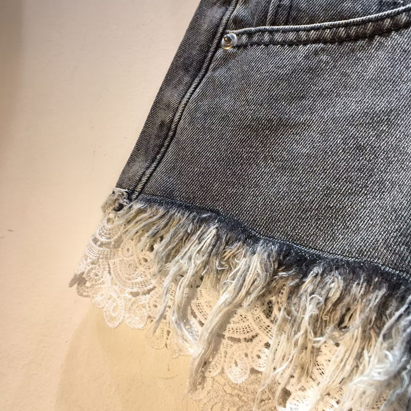 High-waisted Slimming Raw-edge Denim Shorts For Women