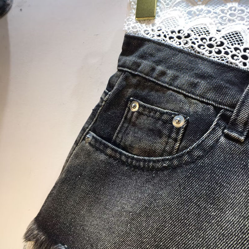 High-waisted Slimming Raw-edge Denim Shorts For Women