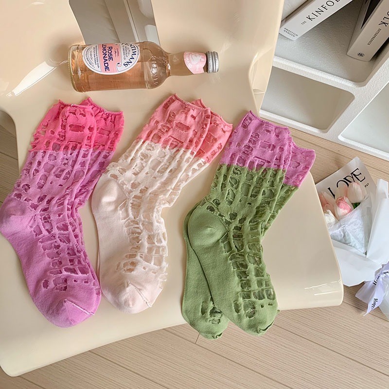 Color Blocked Hole Socks