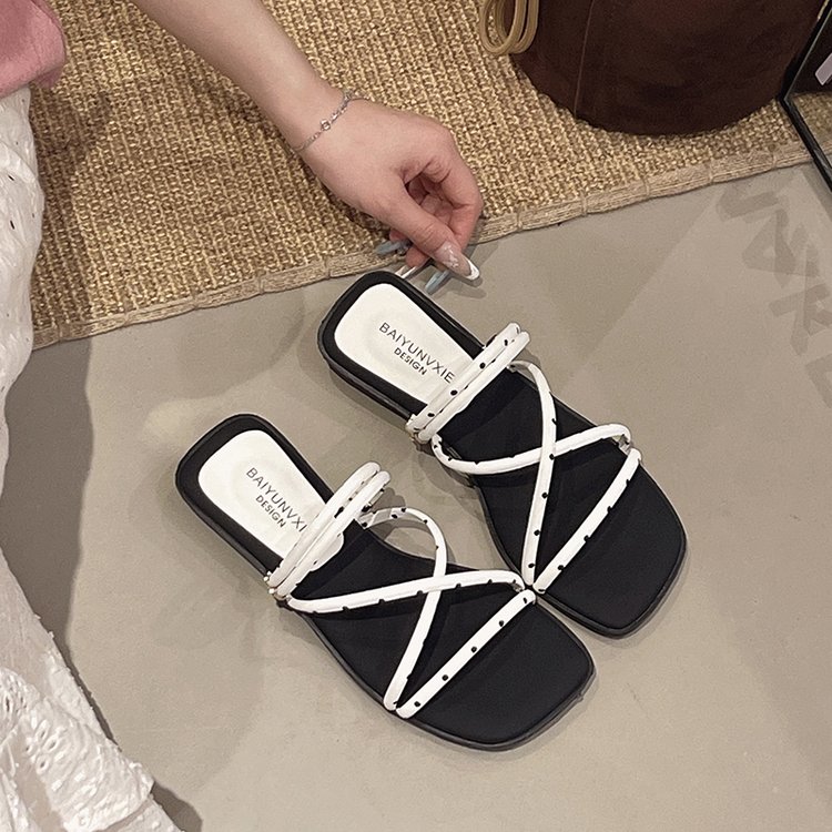 Women's Retro Style Sandals with Thick Heel