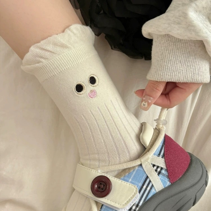 Embroidered Ribbed Crew Socks
