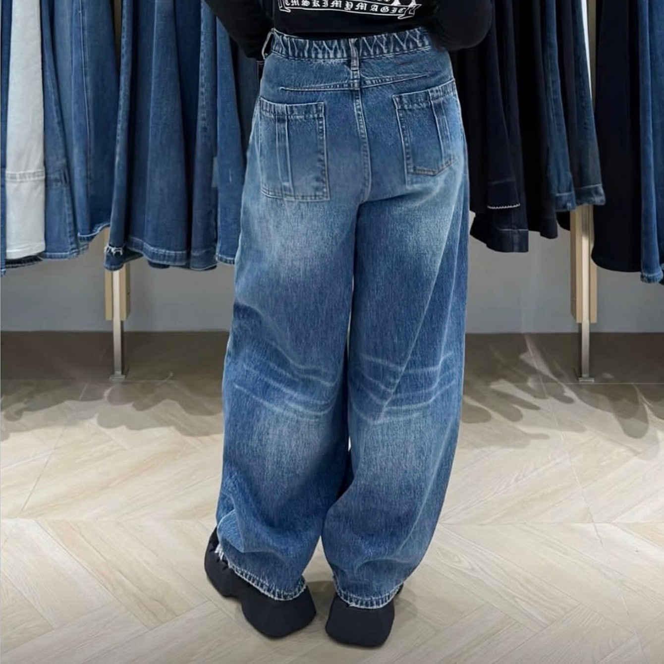 Retro Wide-Leg Denim Jeans