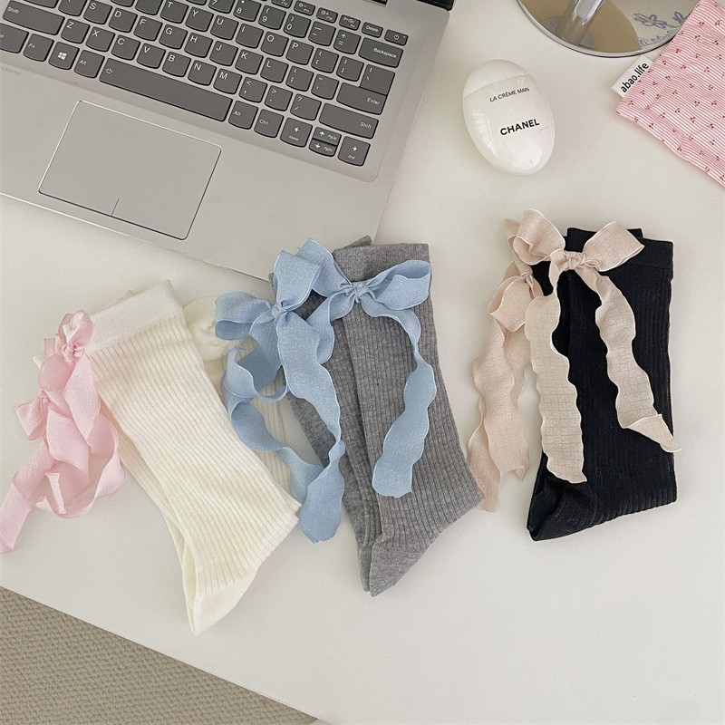 Ribbed Crew Socks With Satin Bows
