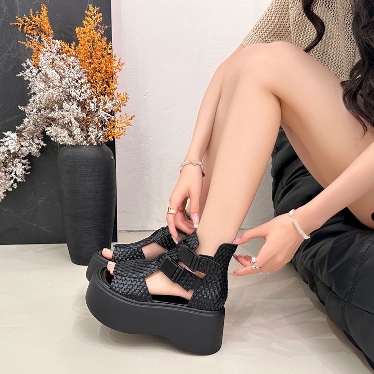 Women's Sandals
